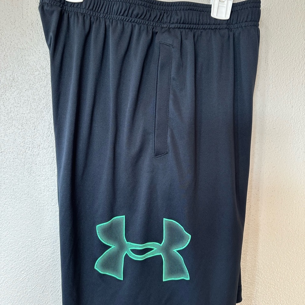 Under Armour basketball shorts, S